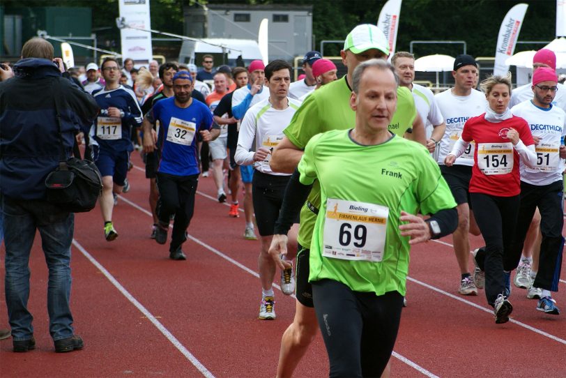 Läufer beim Firmenlauf 2013.