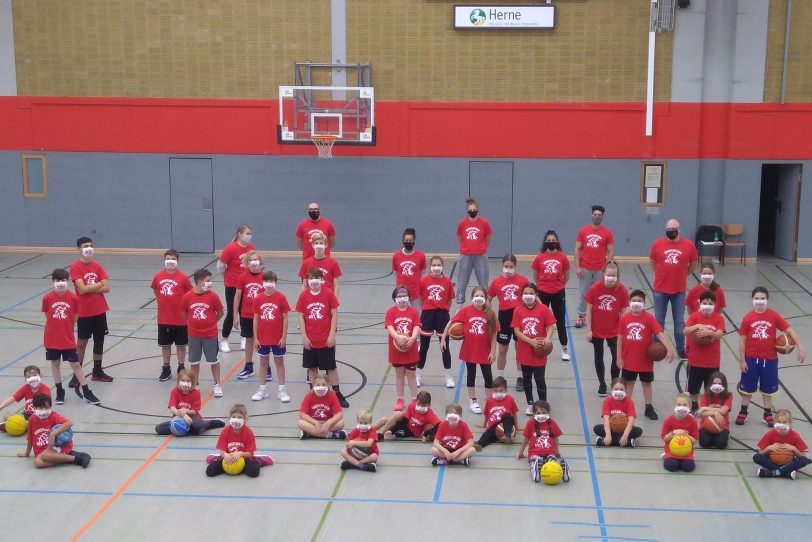 Die Teilnehmer des Basketballcamps des HTC im Oktober 2020.