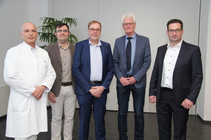 Sie gehörten zu den Referenten bzw. Organisatoren der Fachtagung Notfallmedizin (v.li.): Dr. Erich Hecker, Paul Enus-Raduca, Dr. Mike Thompson, PD Dr. Rainer Markgraf und Prof. Dr. Christos Krogias.