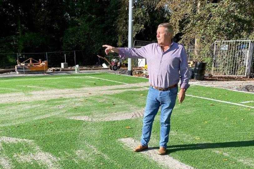 Horst Severin auf der Baustelle im Sportpark Eickel.