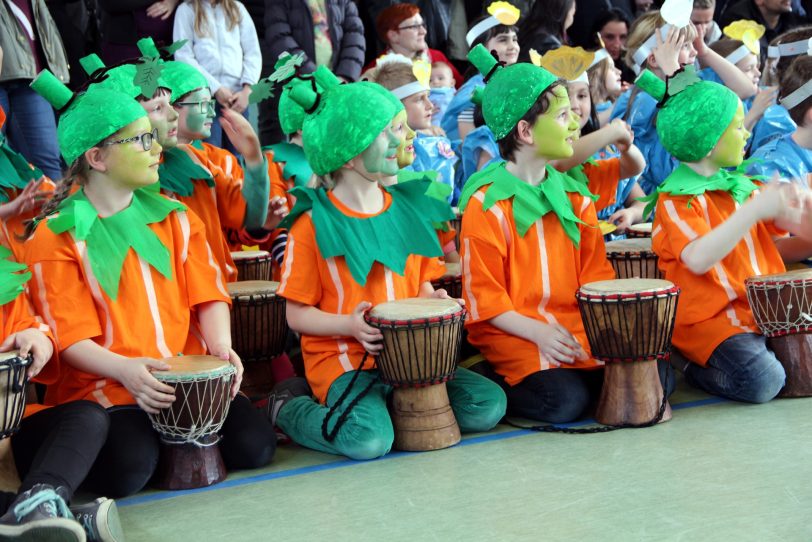 Der Trommelzauber in der Sonnenschule.