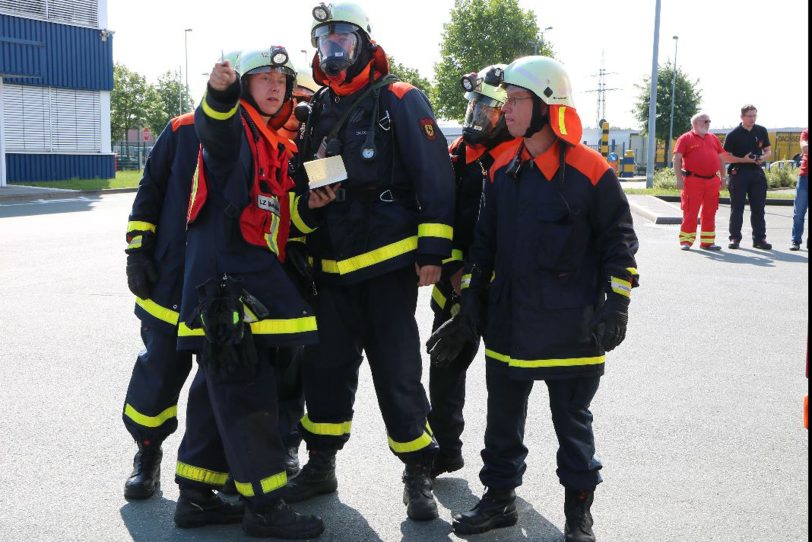 Freiwillige Feuerwehrleute. 8Archiv)