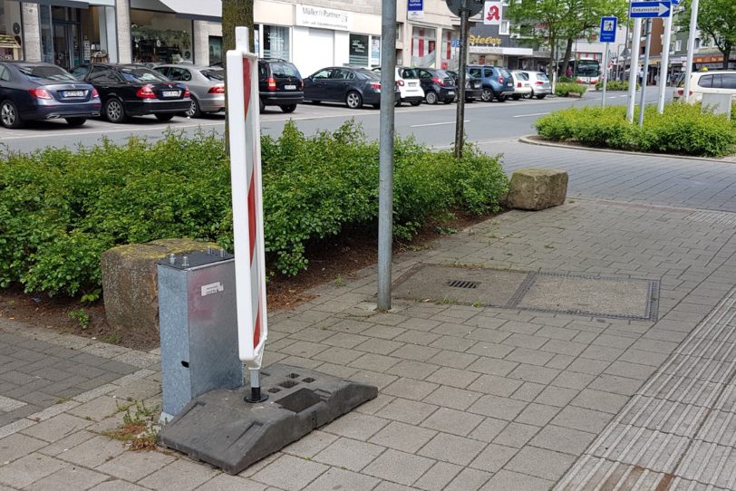 Parkautomaten in der Innenstadt fielen dem Vandalismus zum Opfer: hier Markgrafen - Ecke Bebelstraße.