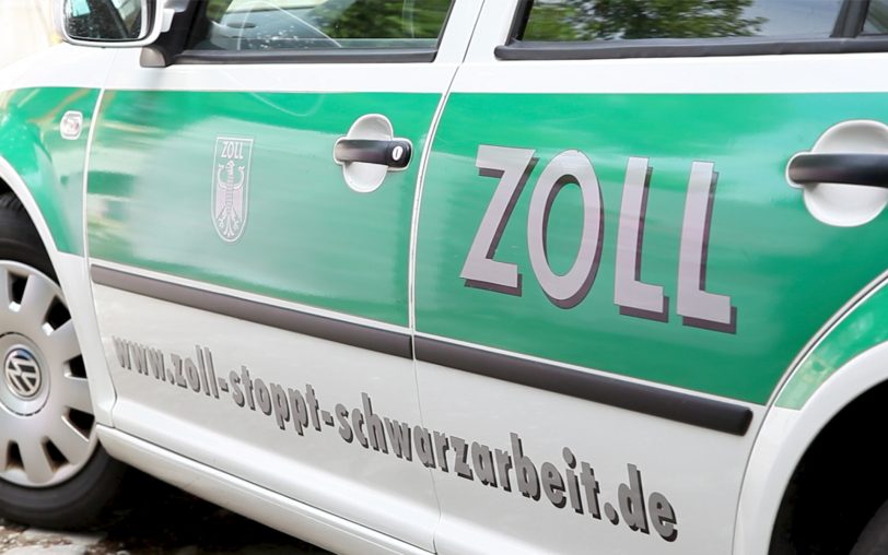 Zoll Streifenwagen..