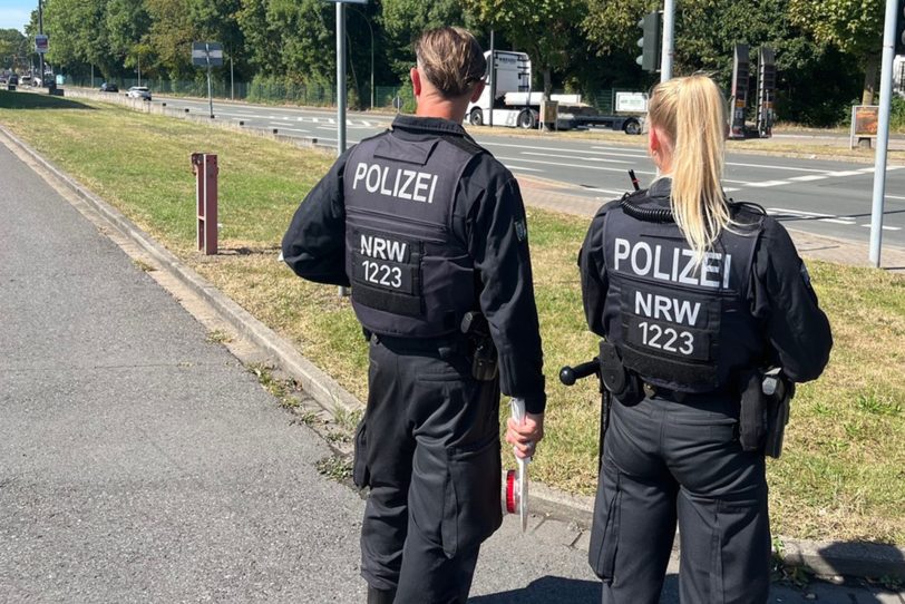 Polizeikontrollen sollen für mehr Sicherheit im Straßenverkehr sorgen.