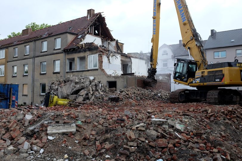 Abriss von Ketteler-Bauten an der Kaiserstraße.
