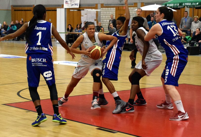 herner TC - SV Halle Lions 67:55 (43:27) am 24.1.2015 in der MCG-Arena.