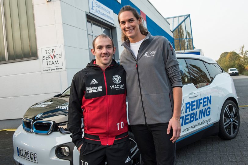 War bei der Gewinnerbekanntgabe dabei: (re.) Olympiasiegerin Kira Walkenhorst (Beachvolleyball).