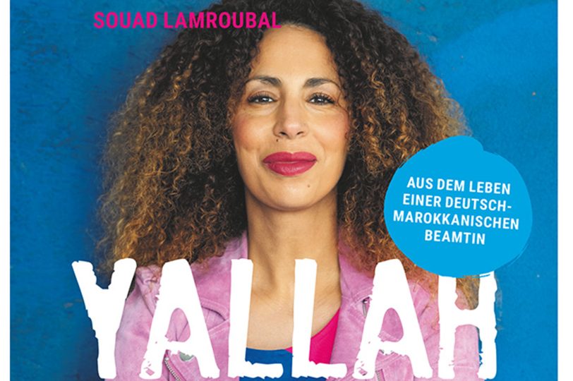 Souad Lamroubal – Migrationsexpertin mit Schwerpunkt kommunales Migrationsmanagement, Autorin und Moderatorin. Seit dem Jahr 2006 bin ich Kommunalbeamtin.