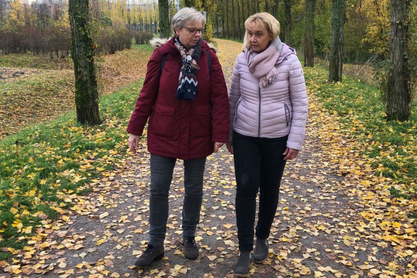 Die Trauerspaziergang-Initiatorinnen Karola Rehmann (li.) und Kerstin Tischler.