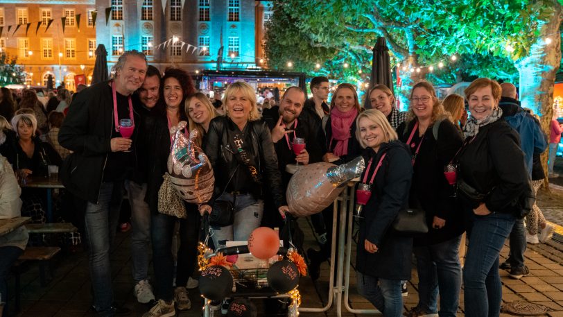 Diese Besuchergruppe ist aus Recklinghausen zum Fest angereist.