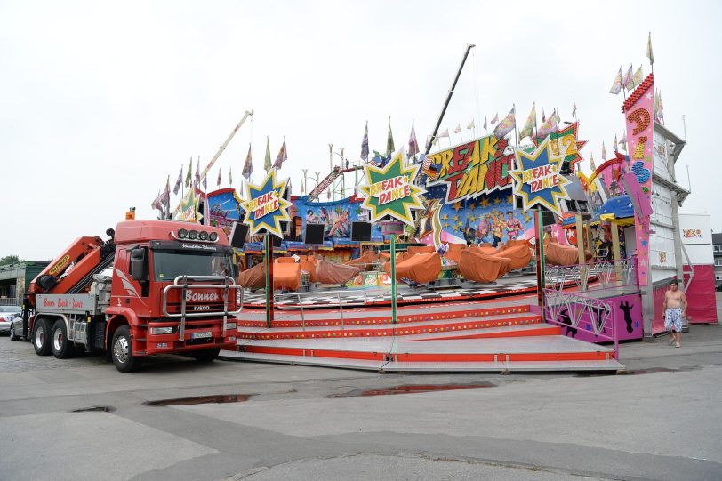 Impressionen vom Kirmes-Aufbau am 23.7.2016