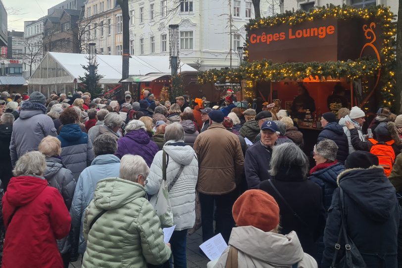 Offenes Adventssingen der Haranni Gemeinde und der Pfarrei St. Dionysius im Dezember 2025.