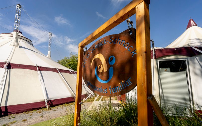 Der Circus Schnick-Schnack ist Ort des Geschehens.