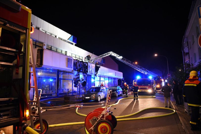 Brand in einem Gewerbeobjekt an der Gelsenkirchener Straße