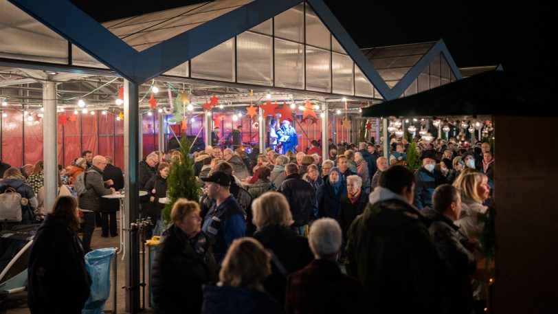 Wewole Adventsmarkt 2022. An zwei Tagen lockt der Wewole Adventsmarkt in die Gärtnerei an der Nordstraße. Hier Eindrücke am Abend.