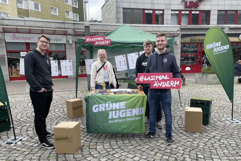 Grüne Jugend in der City: Sie machten auf bildungspolitische Missstände und anliegende Aufgaben aufmerksam.