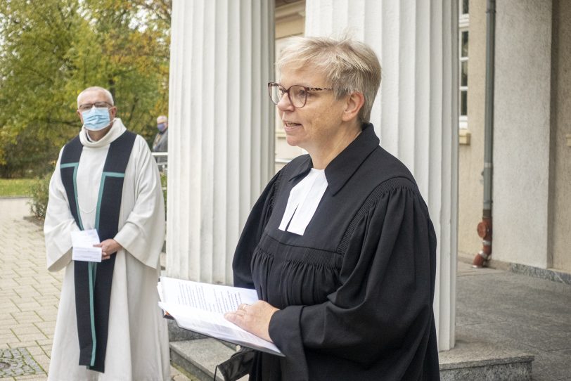 v.l. Pfrarrer Georg Birwer und Religionspädagogin Karola Rehrmann.