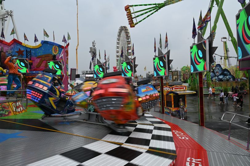 Regnerischer Start der 540. Cranger Kirmes 2024.