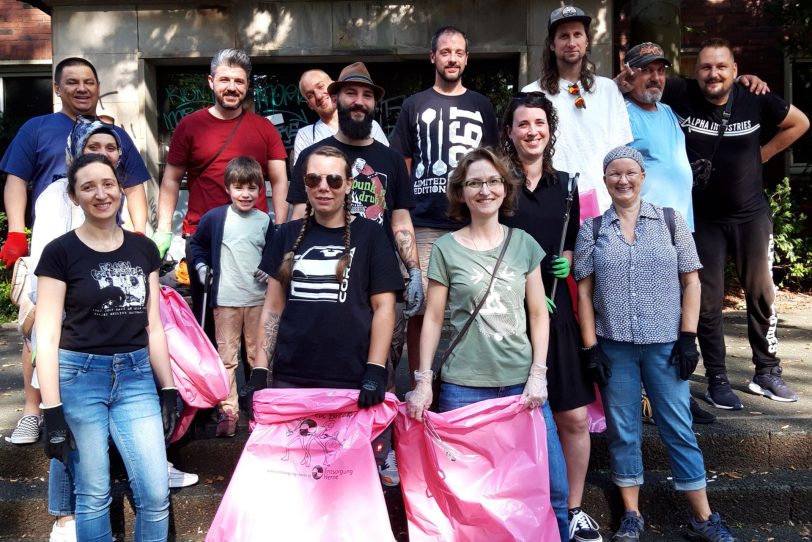 Die Gruppe „Wanne-Süd gemeinsam - Clean Up“ sammelt Müll - zum World Cleanup Day lädt sie zur Müllsammelaktion ein (Archivbild).