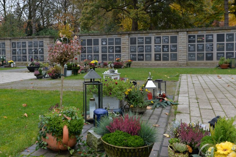 Die Kolumbarien auf dem Südfriedhof.