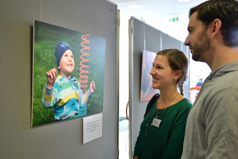 Eröffnung der Fotoausstellung der Frühförderung Herne in der Sparkasse am 29.4.2016.