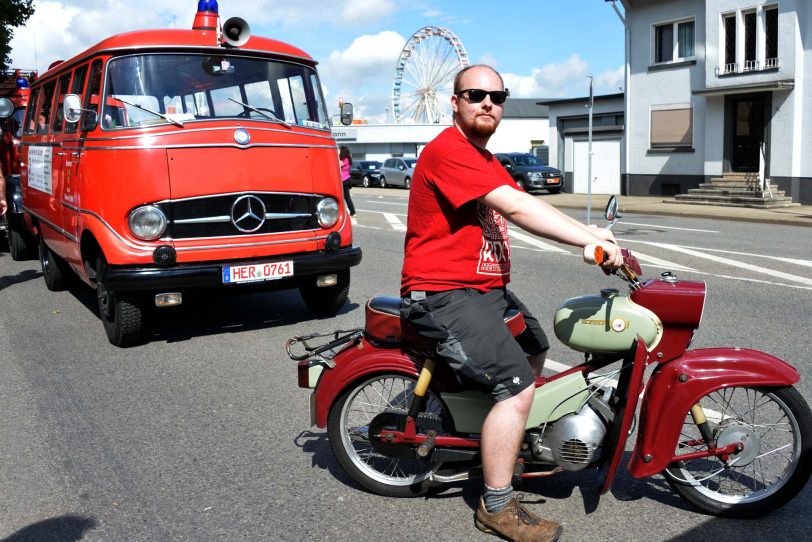 2. Oldtimer-Parade der Cranger Kirmes.