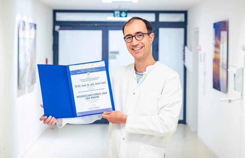 Priv.-Doz. Dr. Amin Turki, Leitender Oberarzt der Medizinischen Klinik III – Hämatologie / Onkologie des Marien Hospital Herne, freut sich über die Auszeichnung.