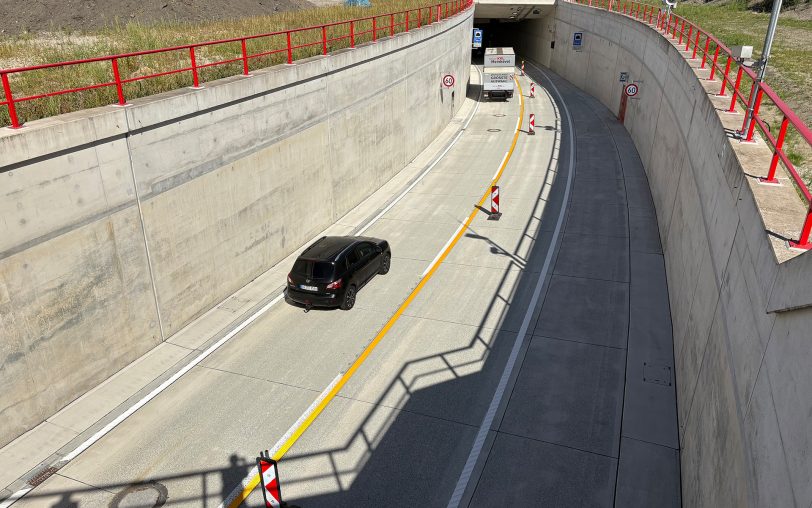 Der neue Tunnel Baukau im Autobahnkreuz Herne, um von der A43 auf die A42 Richtung Duisburg zu gelangen, wurde am Montag (18.8.2025) freigegeben.