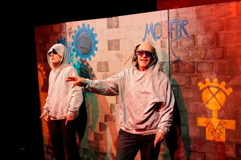 Mit Theaterstücken wie 'Mobfer -f' wollen Birgit Iserloh & Ralf Lambrecht vom Theater Traumbaum Mobbingprävention leisten.