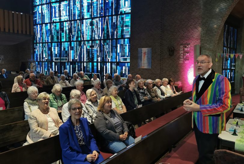 Rüdiger Buschmann bei einer Abendveranstaltung in der Dreifaltigkeitskirche.