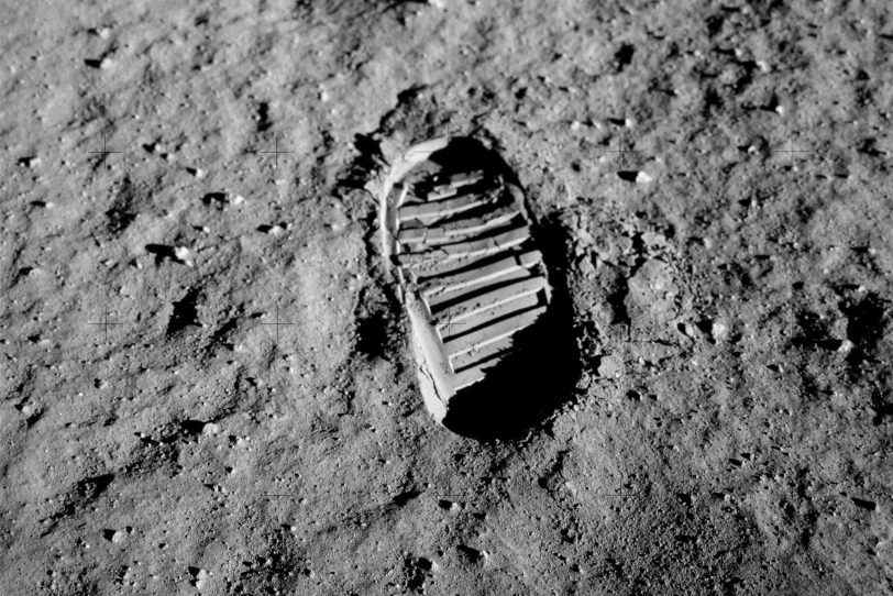 Fußabdruck auf dem Mond - Fälschung oder echt?