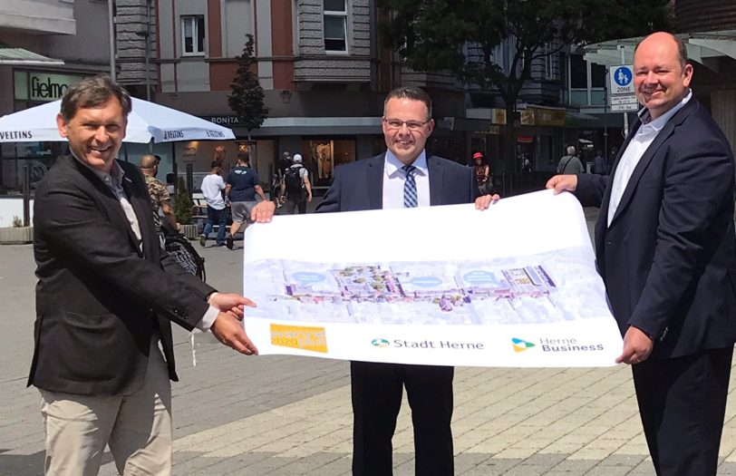 Dr. Frank Dudda, Dirk Plötzke und Holger Stoye stellen die Planungen für das Wanner Zentrum vor.