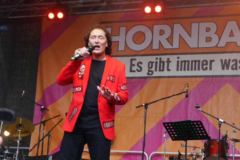 Auftritte wie hier beim Benefizfest des Herner Förderturms im Jahr 2023 an der Akademie Mont-Cenis sind für Michael Kern die gewohnte Umgebung.