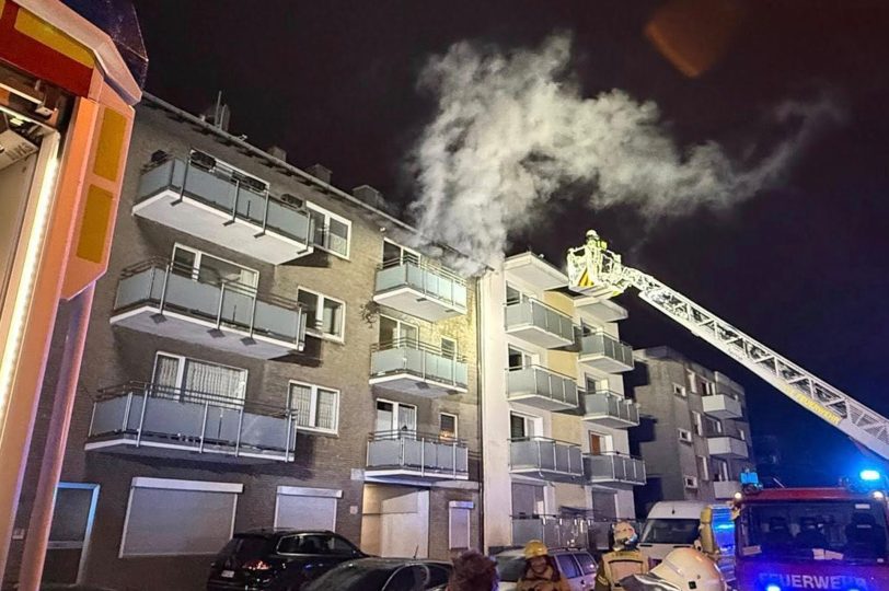 Wohnungsbrand an der Cranger Straße mit einer schwer verletzten Person.