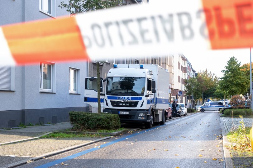 Am Montag (17.10.2022) wurden nicht nur in Herne an der Bochumer Straße Wohnungen durchsucht, sondern auch in Essen und Castrop-Rauxel.