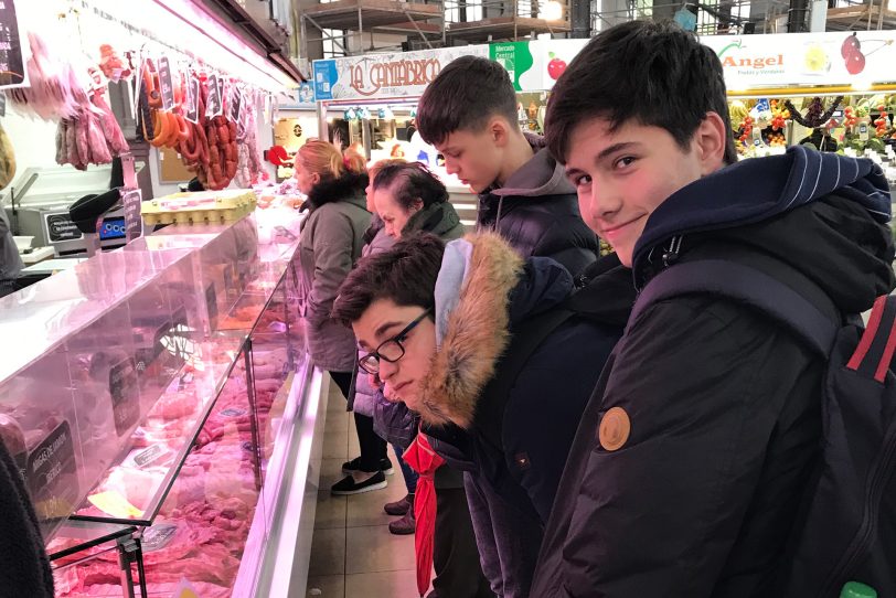 In der Markthalle.