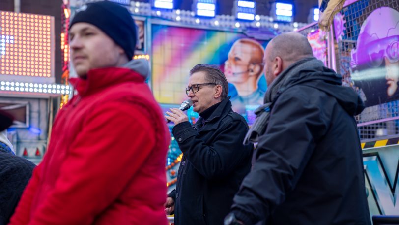 Eindrücke vom Donnerstag (7.3.2024), Eröffnungstag der City-Kirmes Herne in der Innenstadt, zwischen City-Center und Robert-Brauner-Platz. In der Mitte Bürgermeister Kai Gera bei der Eröffnung.