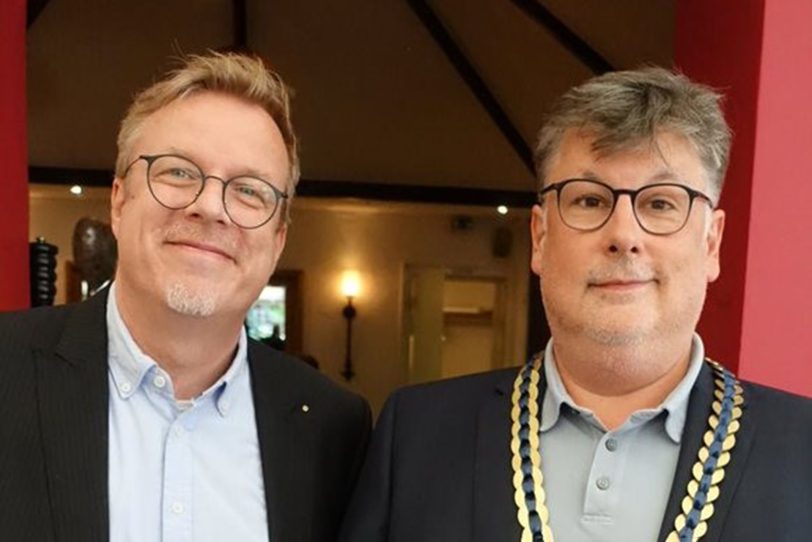 v.li. 1. Vorsitzende des Fördervereins LCE Dr. Volker Naumann und Präsident Philipp Stark.