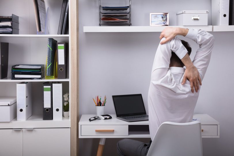 Arbeiten im Homeoffice: Dabei ist es wichtig, die Arbeitsbedingungen gesundheitsförderlich zu gestalten.