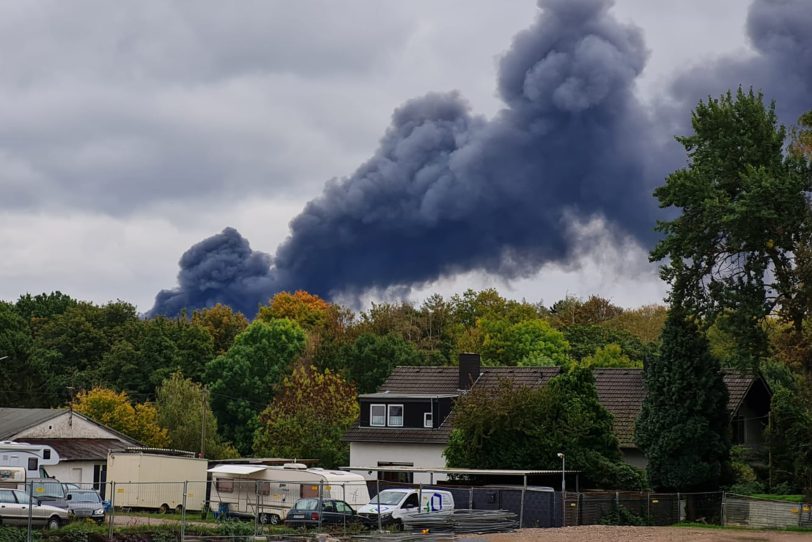 Großbrand im Bochumer Nordosten, der aus Herne gut zu sehen ist.