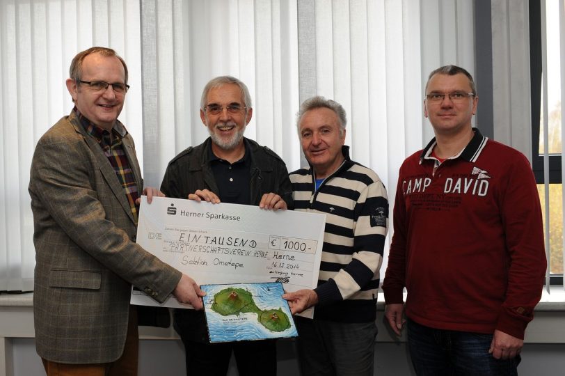 Bild: (v.l.) Horst Tschöke (Vorstand Entsorgung Herne), Josef Stromberg, Udo Jakat (beide Projekt Ometepe), Dieter Fregin (Personalrat Entsorgung Herne)