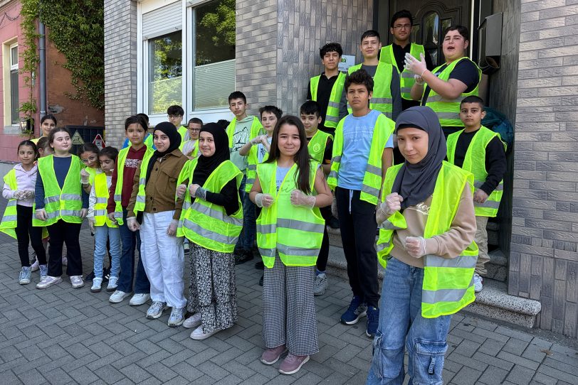 Die Muslimische Jugend Röhlinghausen 'putzt' im Mai 2025 den Stadtteil Röhlinghausen.