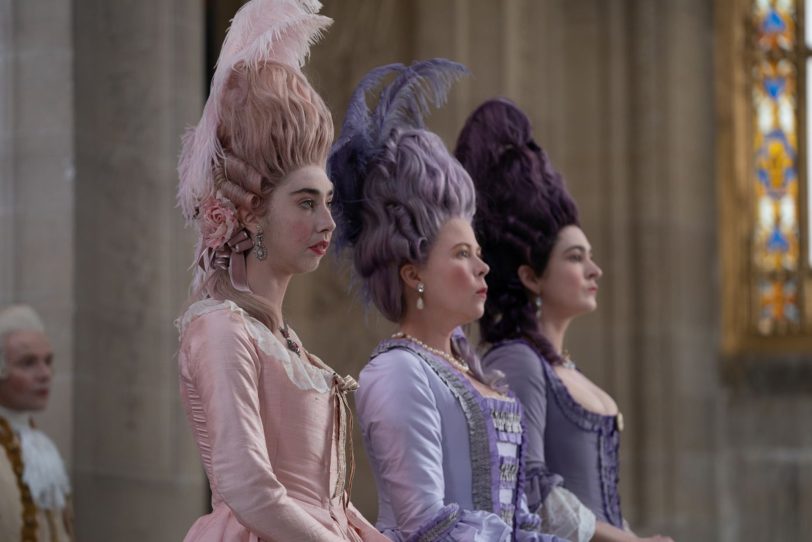 Die intriganten Gegenspielerinnen: (v.li.) Victoire (Suzanne de Beacque), Adélaïde (India Hair) und Louise (Capucine Valmary).