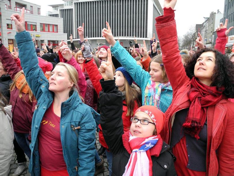 One Billion Rising 2014 auf dem Robert-Brauner-Platz.