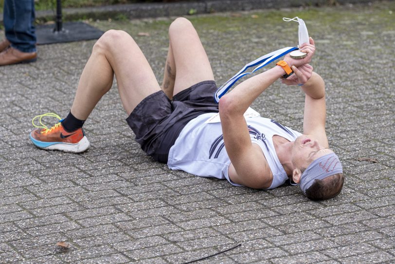 Der 43. Herner Silvesterlauf im Revierpark Gysenberg in Herne (NW), am Freitag (31.12.2021). Coronabedingt ohne Zuschauer und mit 2G.