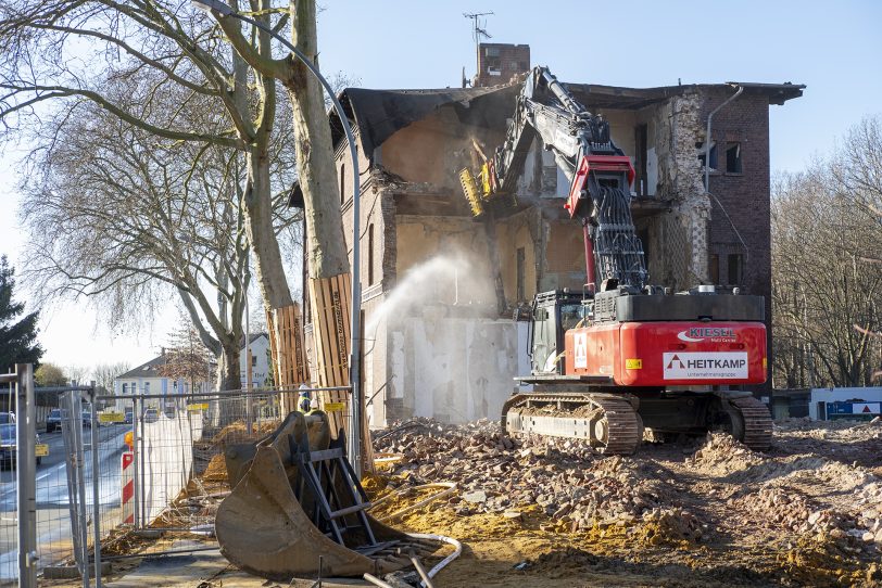 Stück für Stück rückt der Bagger vor.