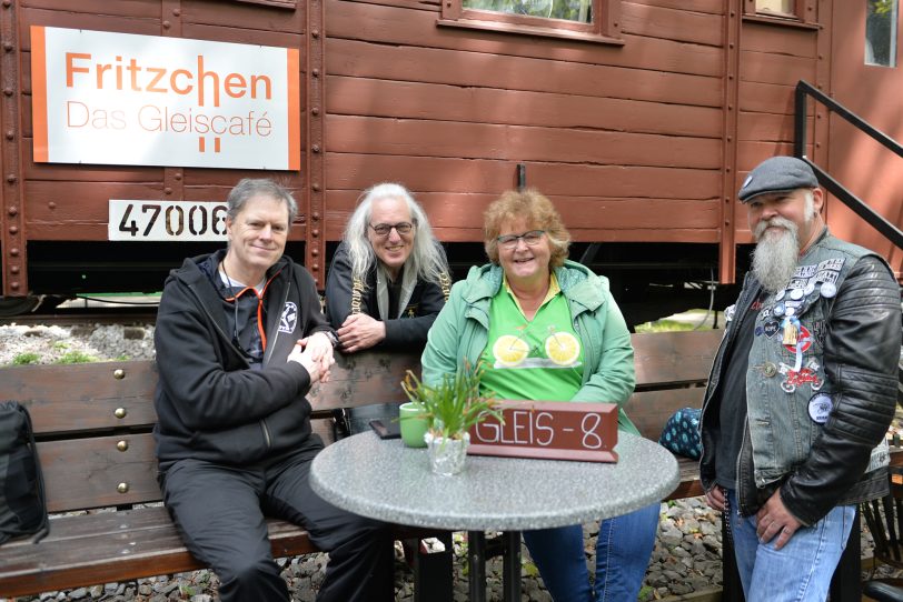 Christian Joswig hatte auch in diesem Jahr wieder eine Cruiser-Gruppe für das Hospiz-Radeln zusammengetrommelt. 30 Cruisern aus dem gesamten Ruhrgebiet traten gemütlich in die Pedalen. Start war am 30.4.2022 das Gleiskaffee Fritzchen.