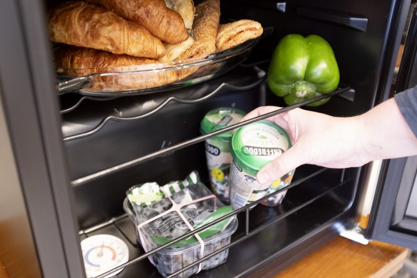 Fairteiler von Foodsharing im Cafe Desaster an der Mont-Cenis-Straße / Ecke Goethestraße.
