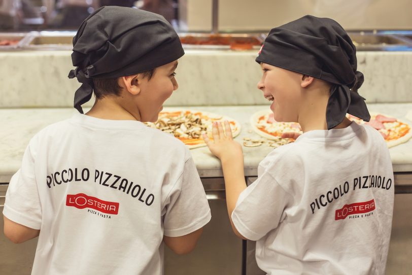 Kleine Pizza-Bäcker.